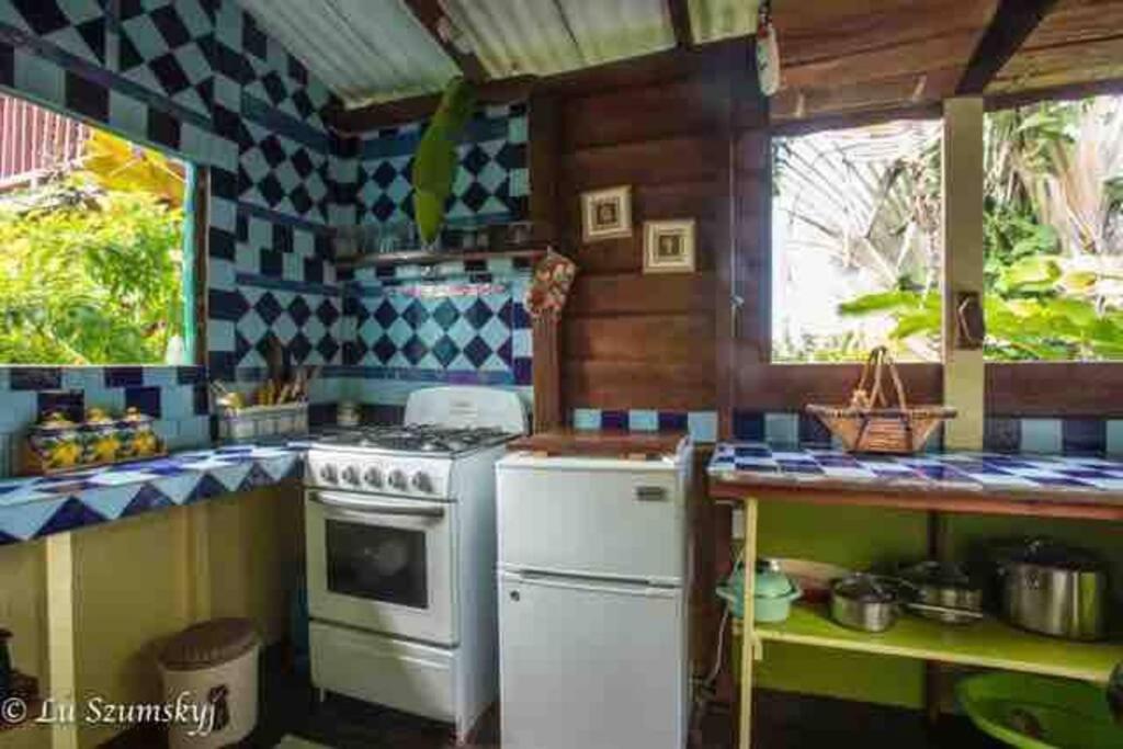 Jacoway Inn Calibishie Extérieur photo