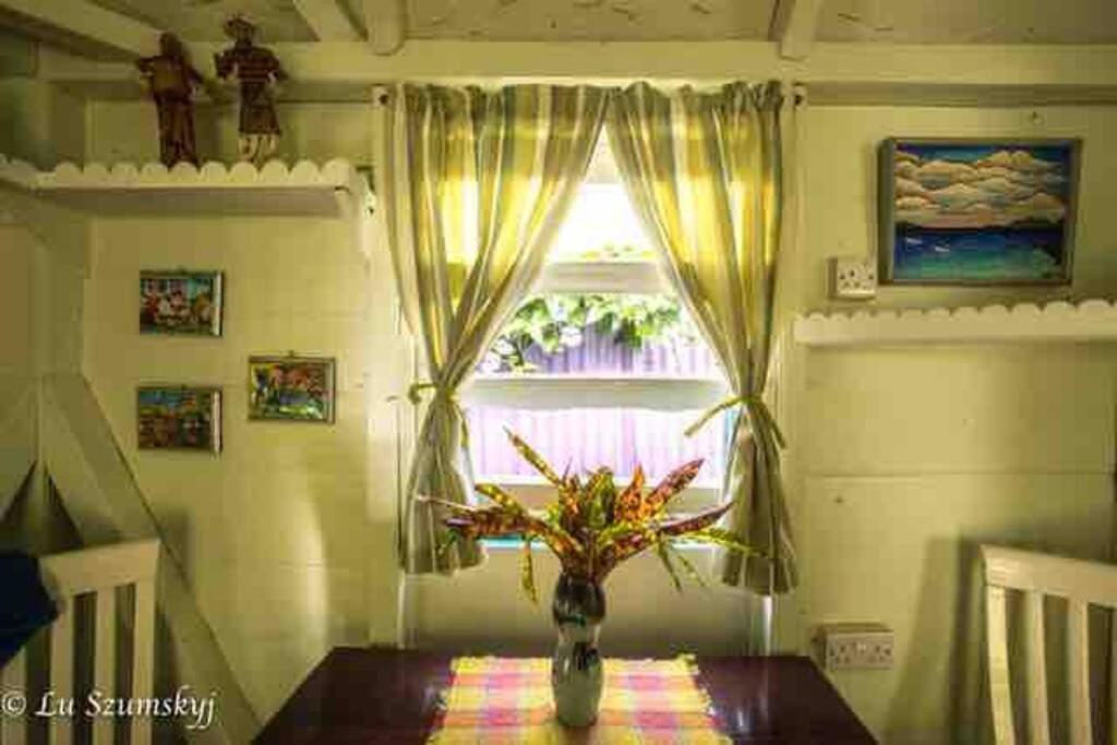 Jacoway Inn Calibishie Extérieur photo
