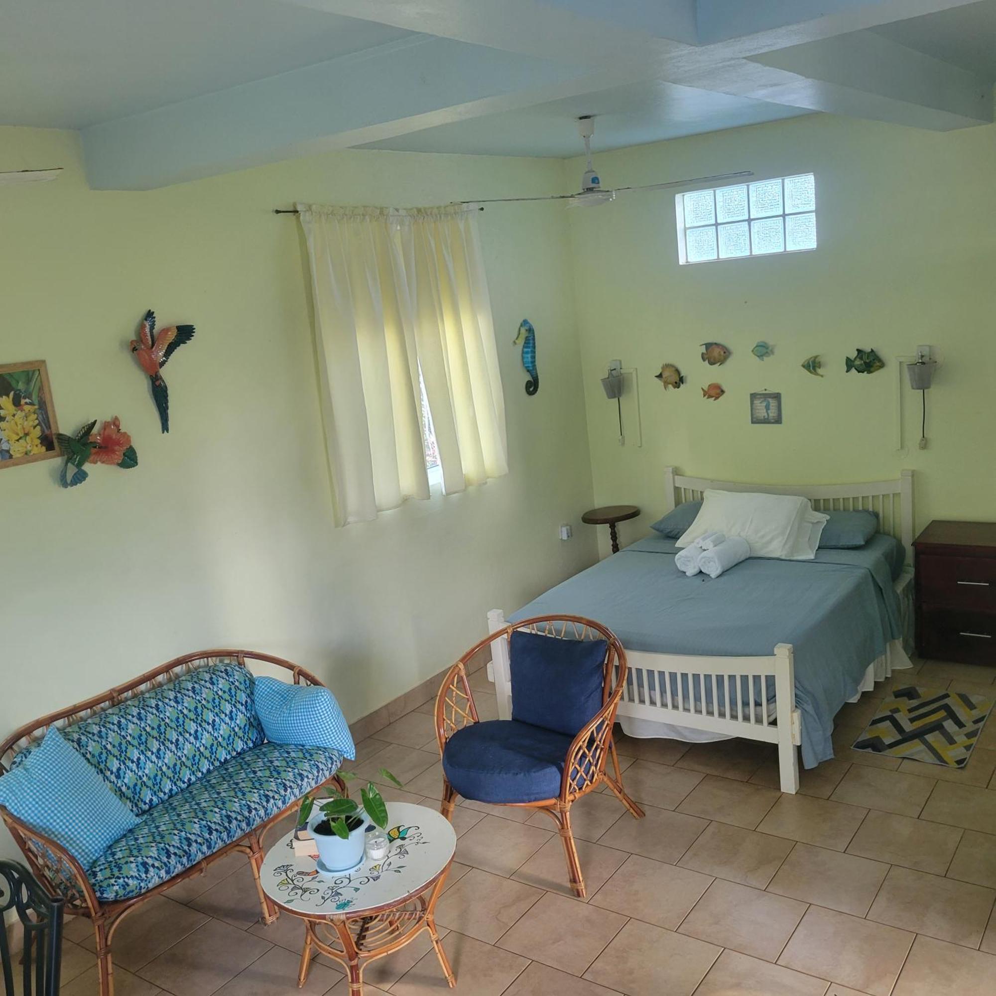 Jacoway Inn Calibishie Extérieur photo