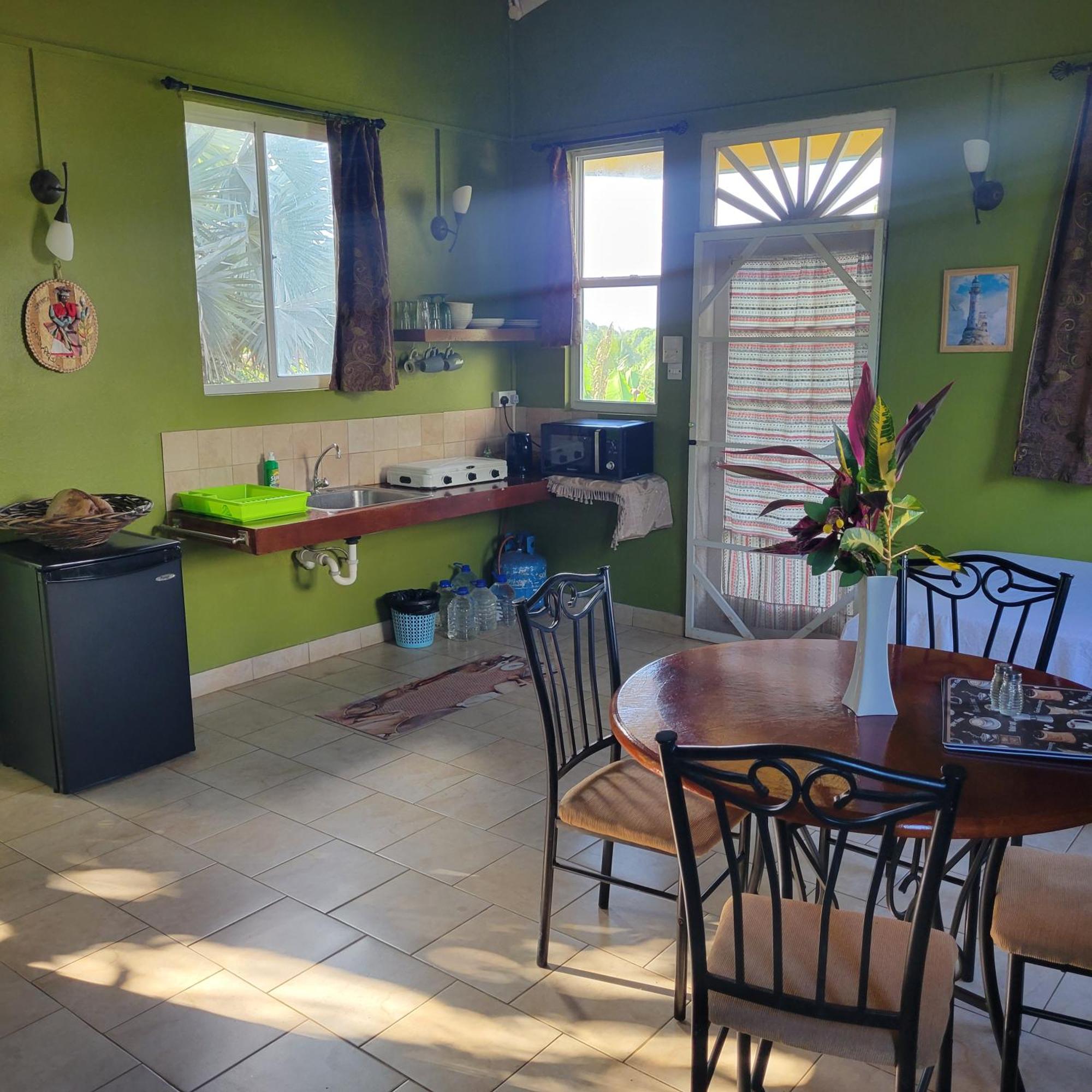 Jacoway Inn Calibishie Extérieur photo
